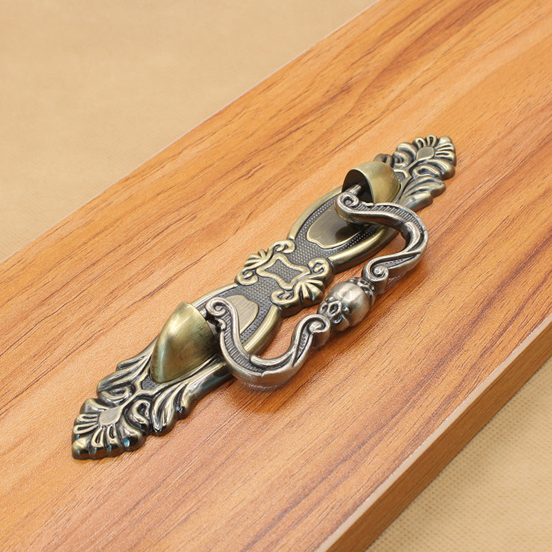 Baroque Skull Cabinet Pull — product view 2