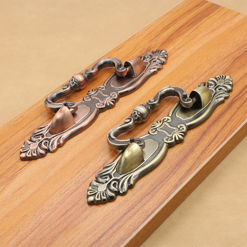 Baroque Skull Cabinet Pull — product view 3