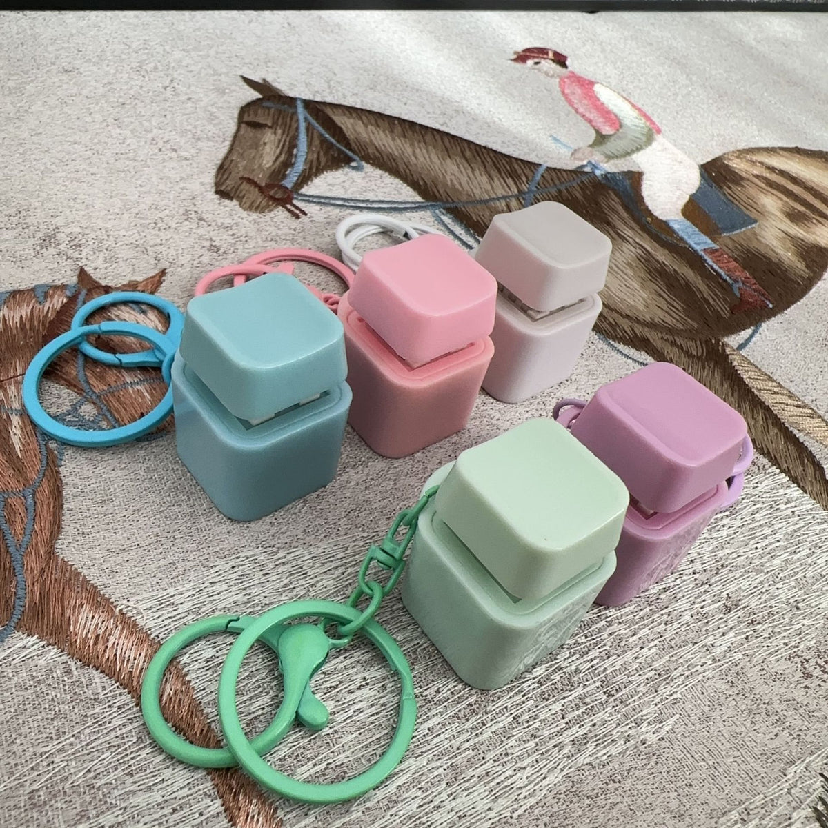 Mechanical Keyboard Switch Fidget Keychain — product view 2